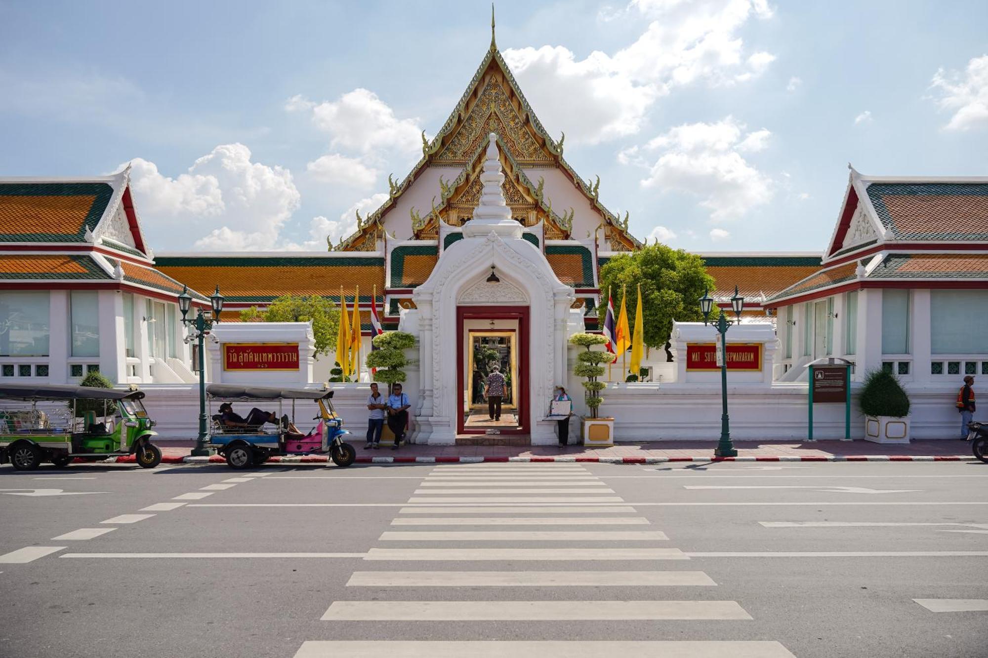 Отель Lub D Chinatown - Steps From Sam Yod Mrt Station Бангкок